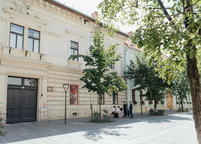 Contessa Central Studio