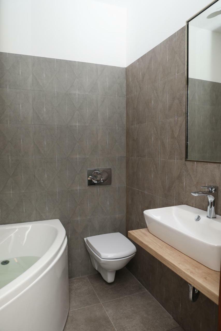 Contessa Apartment *